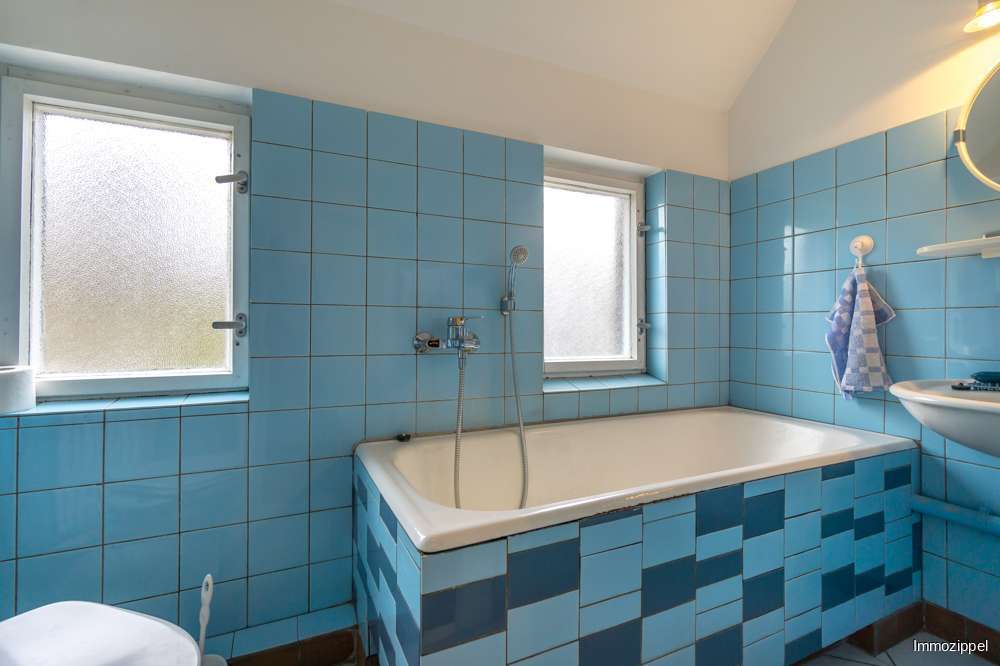 DG Wannenbad mit Waschbecken u