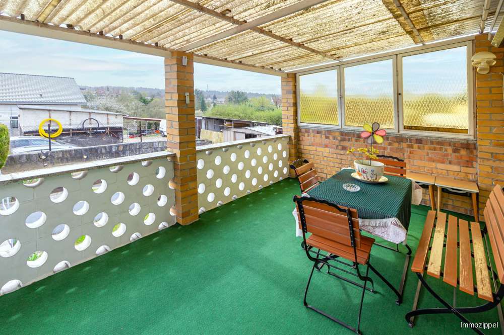 EG Überdachte Terrasse mit Fer