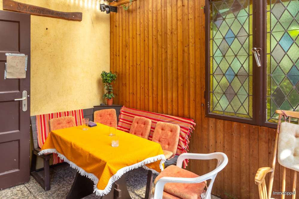 Überdachte Terrasse vor dem Fr