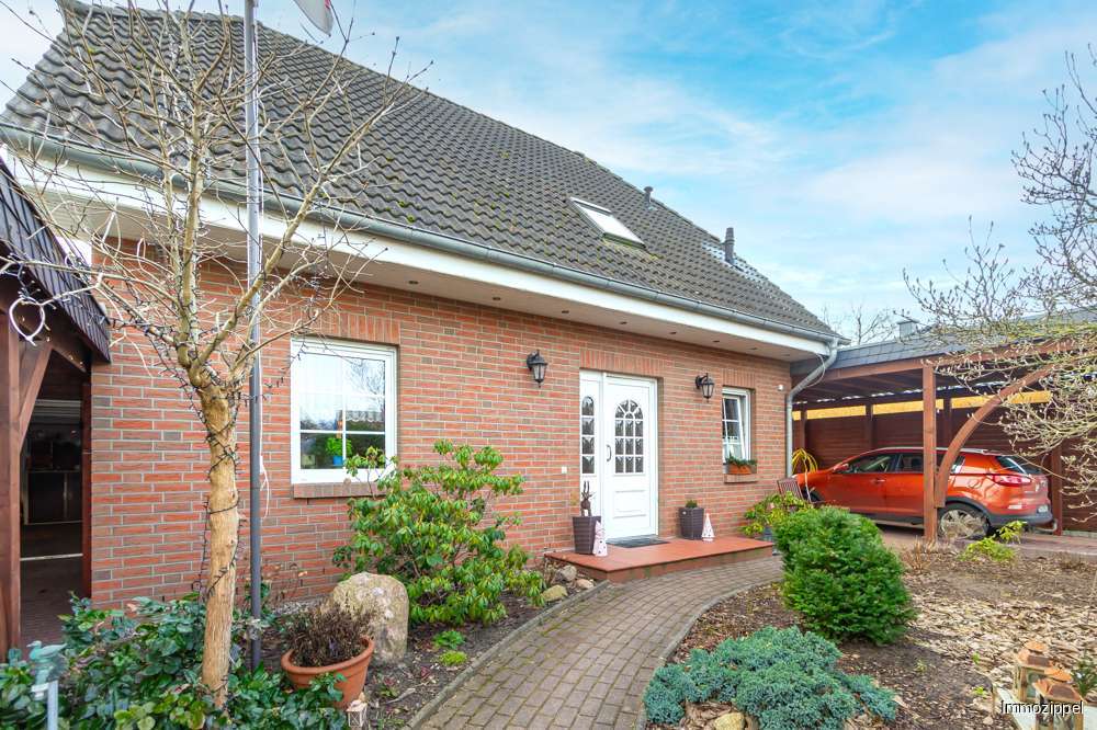 Hausansicht von der Straßensei