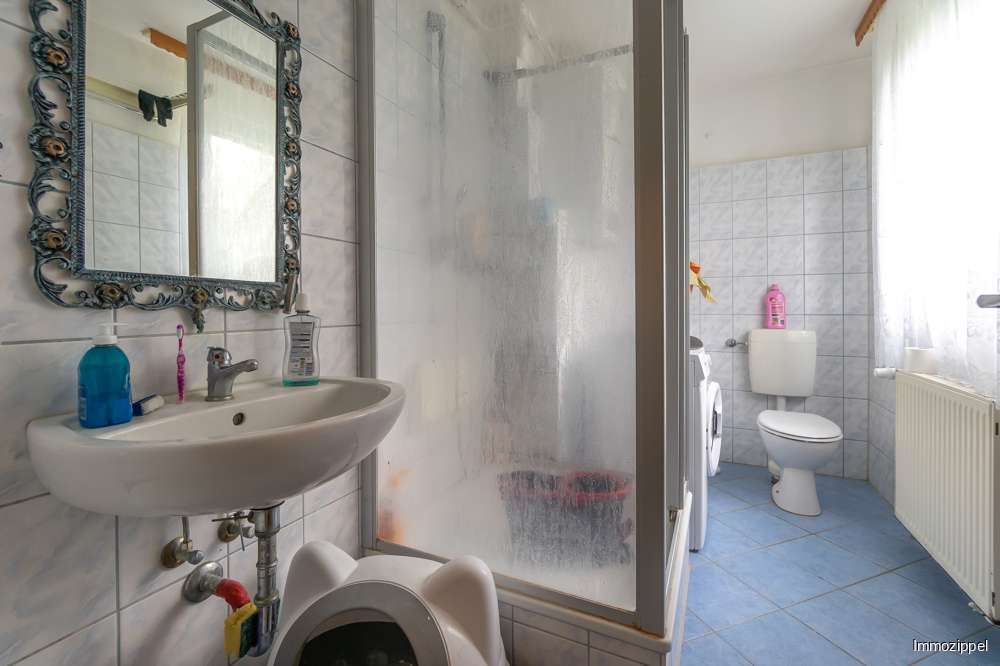 Duschbad mit WC, WB und Waschm