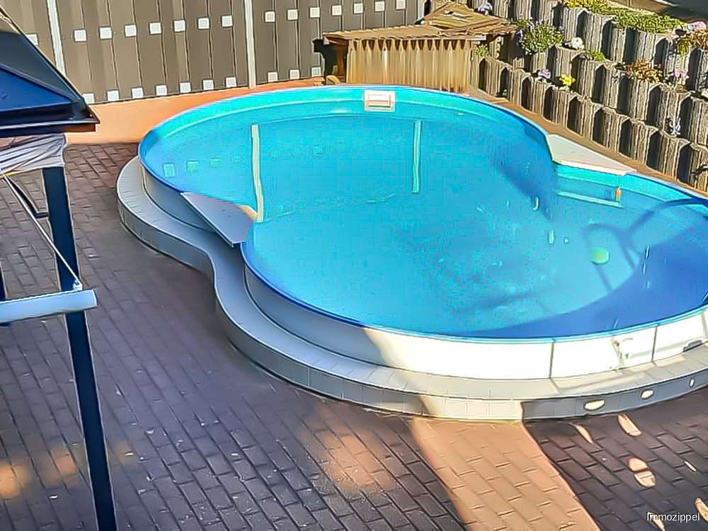 Pool im Garten