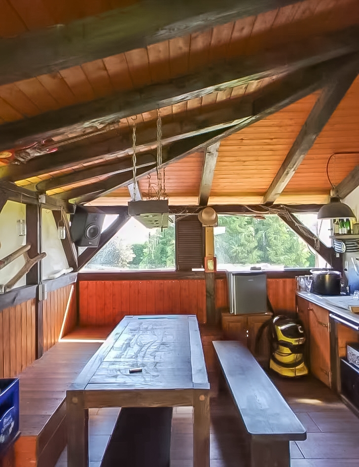 Sitzplatz in der Outdoor-Küche
