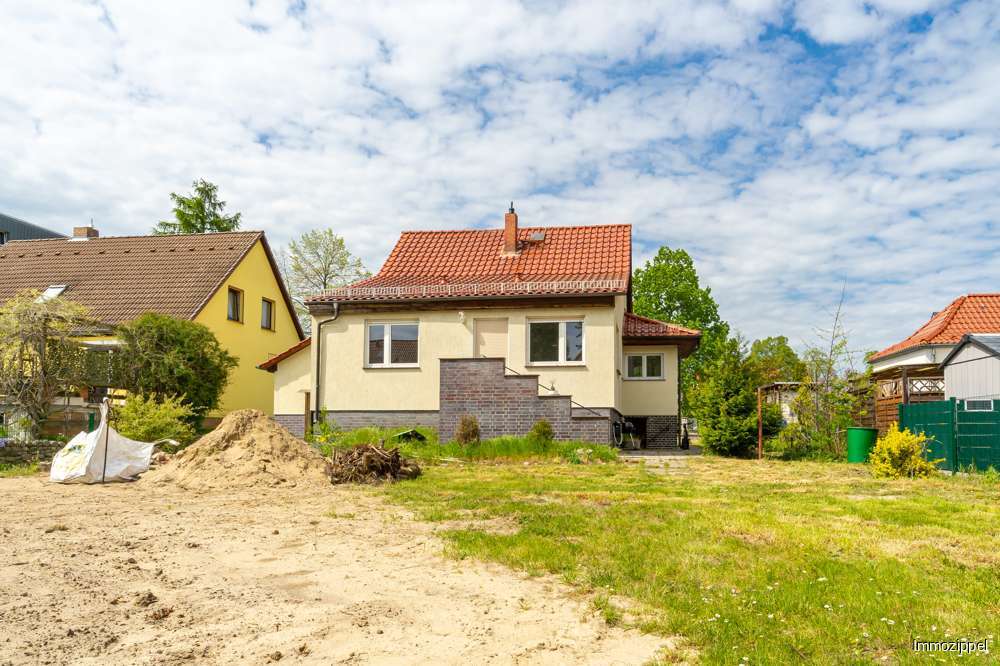 Hausansicht vom Garten