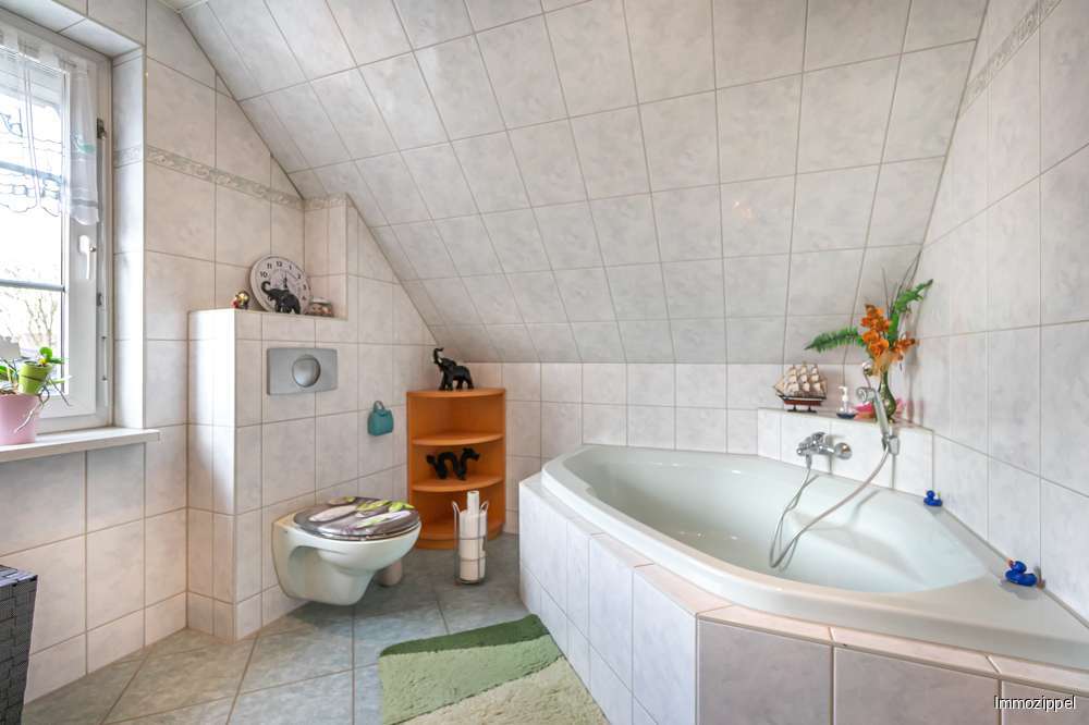 DG Masterbad mit Eckbadewanne