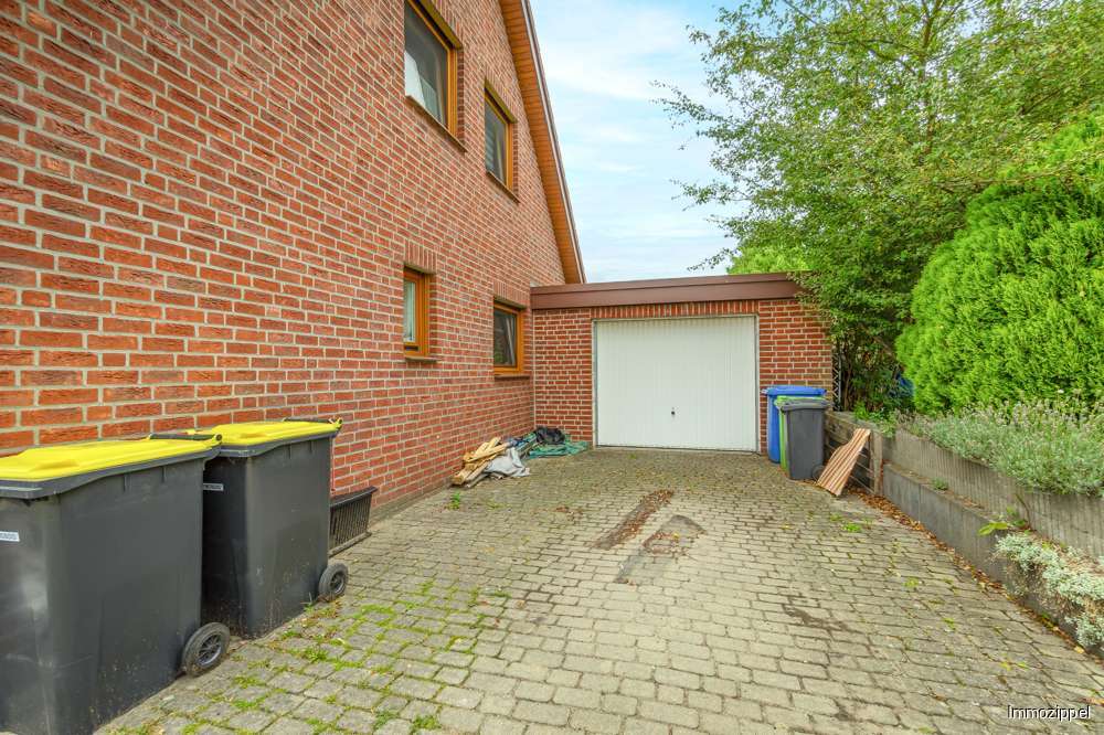 Zufahrt zur Garage