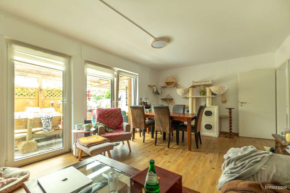 EG Wohnzimmer mit Ausgang zur 