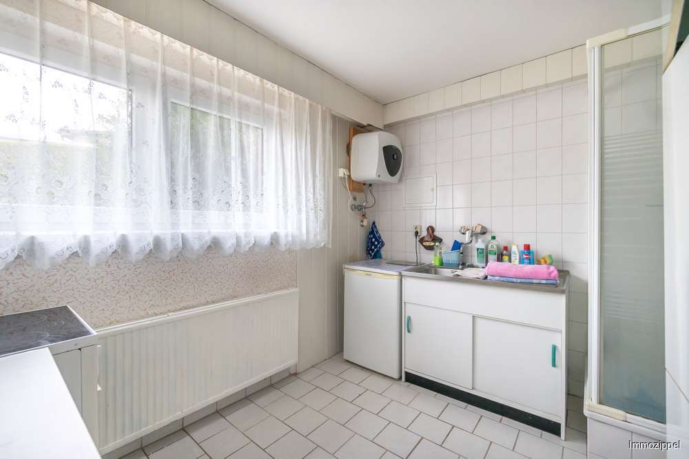 KG Hobbyküche mit Dusche