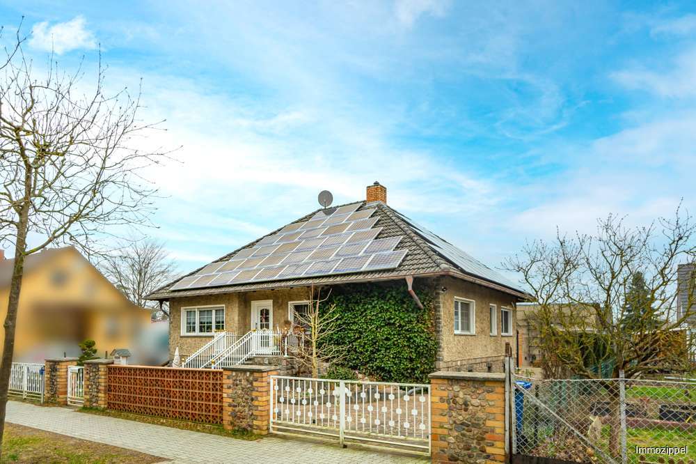 Seitenansicht mit 2 PV-Anlagen