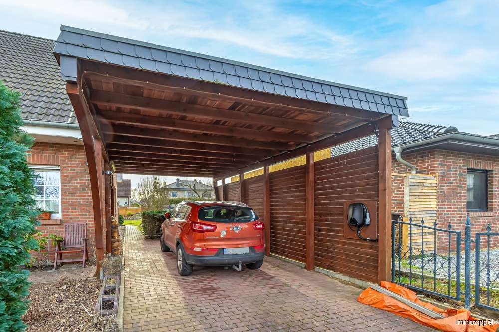 Extra hohes Carport für Transp