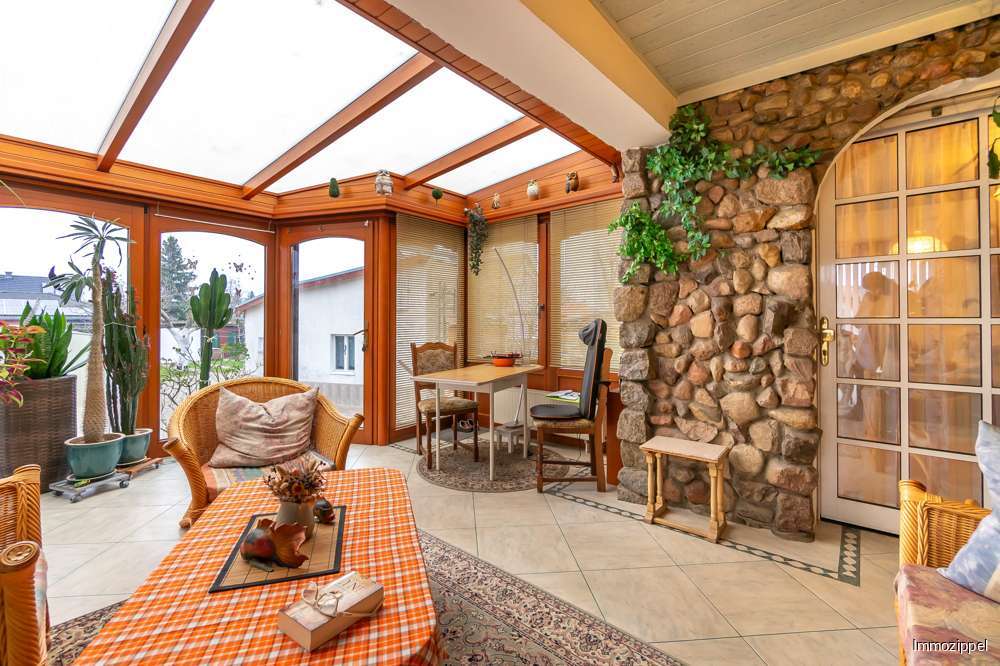 EG Wintergarten mit Ausgang zu