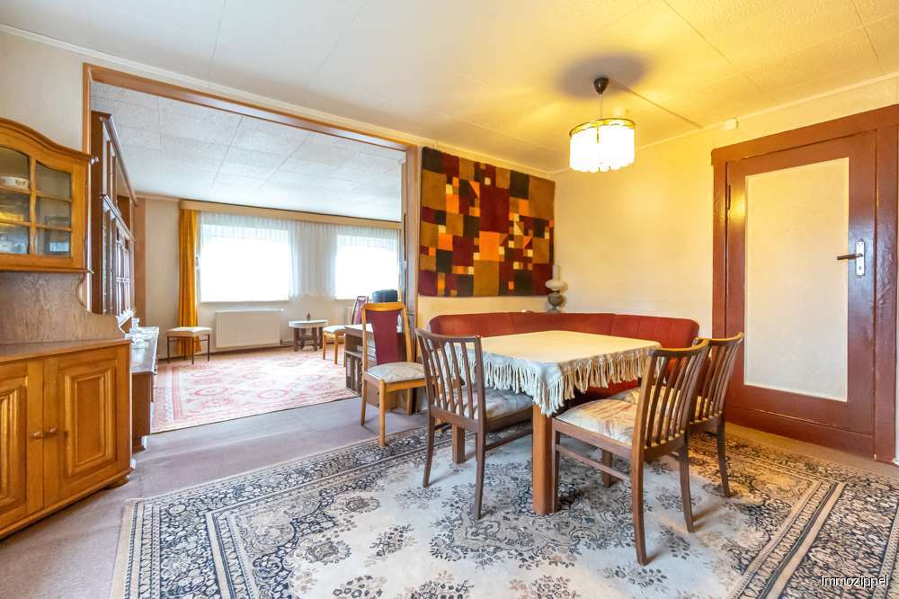 EG Wohn- und Esszimmer mit Tür