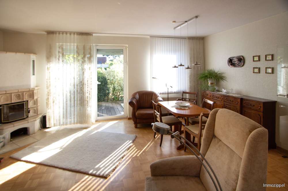 EG Wohnzimmer mit Ausgang zur 