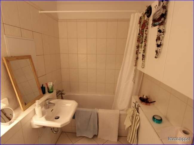 Wannenbad mit WB und WC