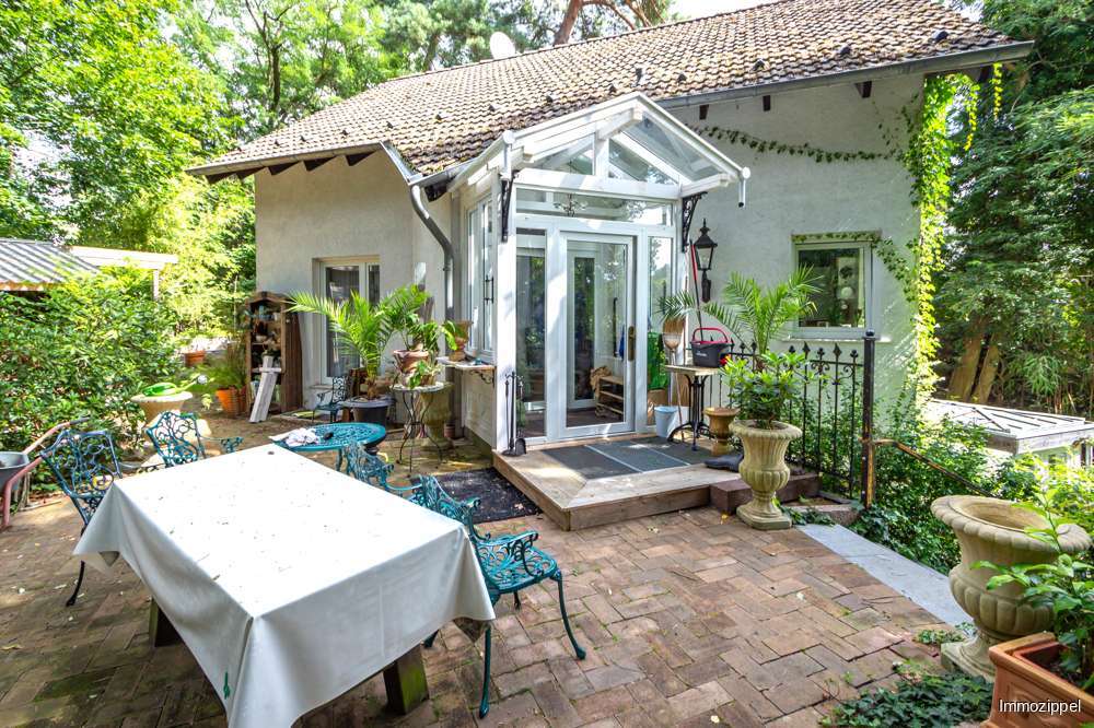 Terrasse vor dem EG-Hauseingan