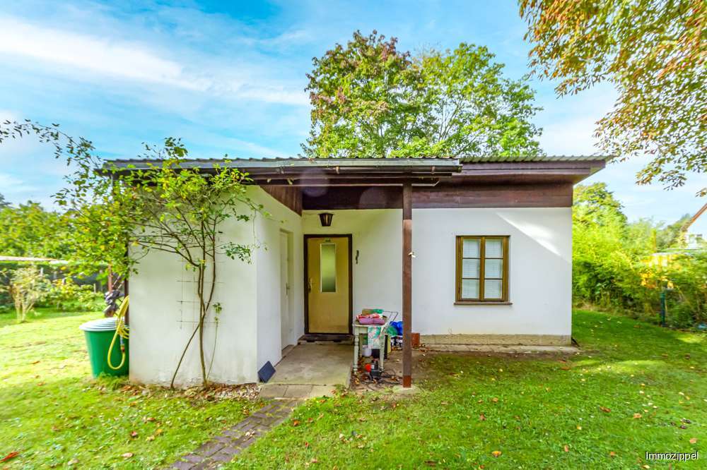 Massives Nebengebäude-Bearbeit