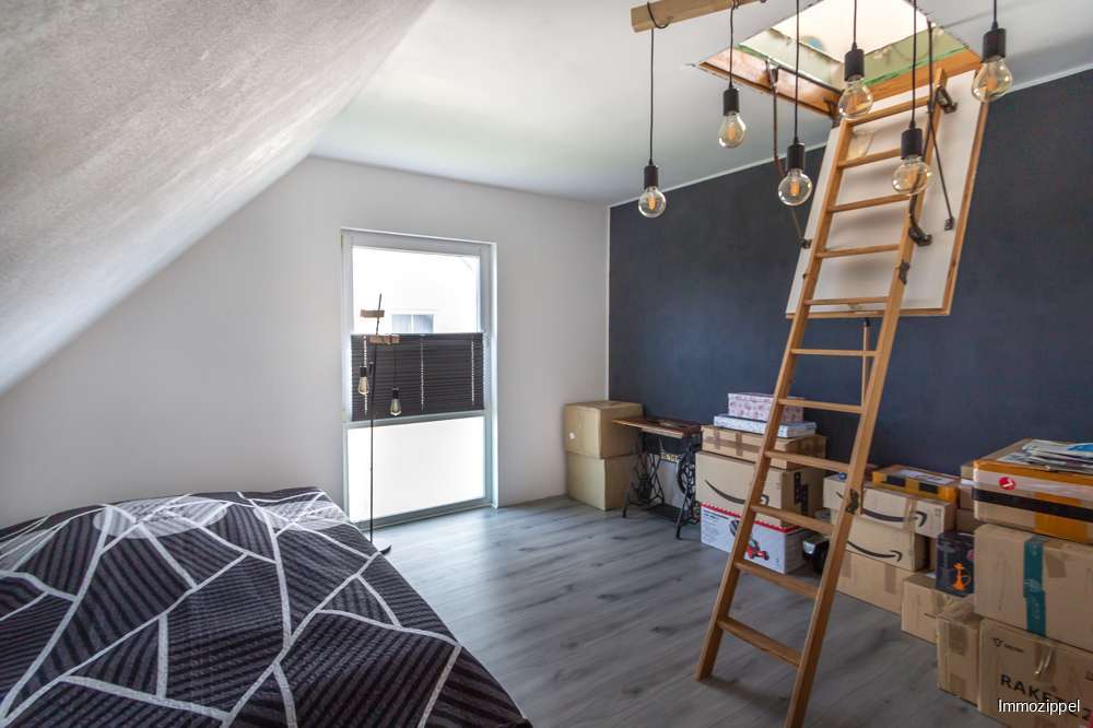 DG Schlafzimmer mit Zugang zur