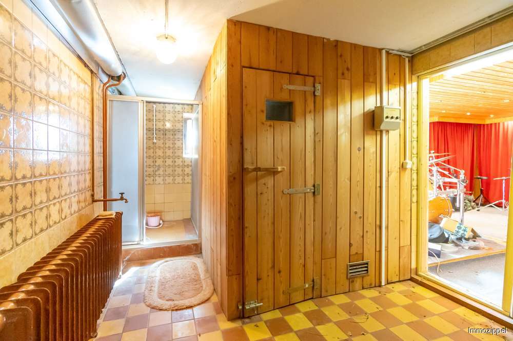 KG Saunaraum mit Sauna und Dus