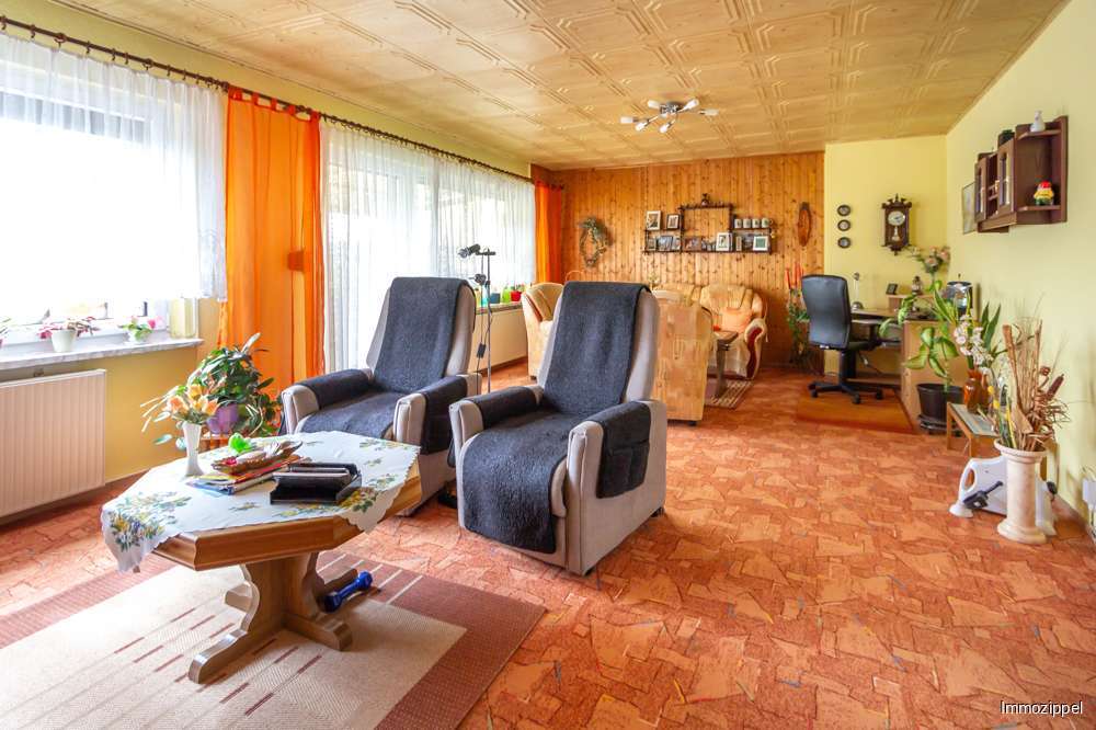 EG Wohnzimmer mit Ausgang zur 