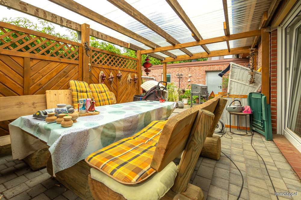 Überdachte Terrasse am Wohnzim