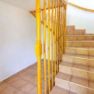 EG Eingangsflur mit Treppe zur ELW im DG