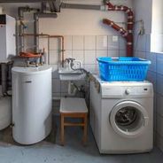 KG Mod. Gas-Zentralheizung und Waschmaschinenstellplatz