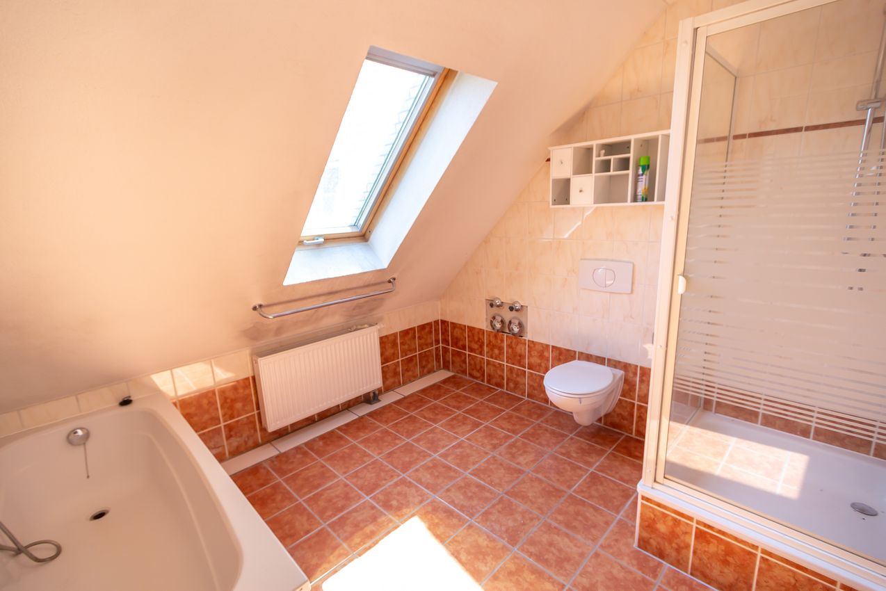 DG ELW Wannen-, Duschbad mit WC