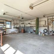 Große Garage
