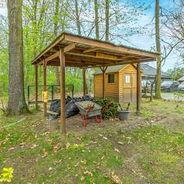 Zweites Carport mit zweiter Zu