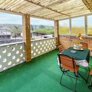 EG Überdachte Terrasse mit Fer
