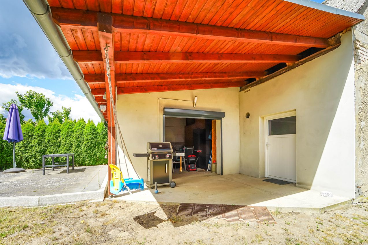 Garten Terrasse und Abstellraum