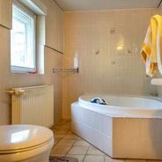 EG Dusch-Wannen-Bad