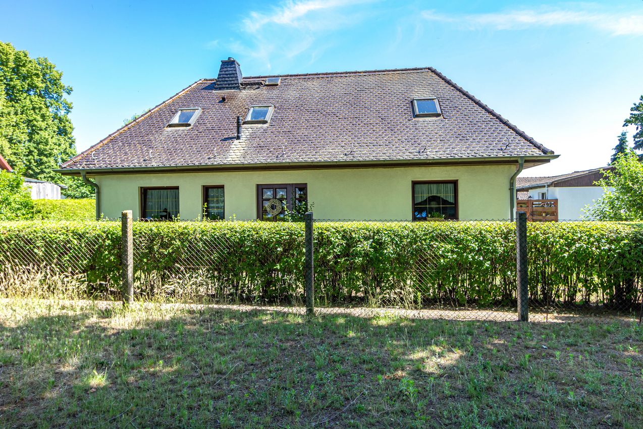 Hausansicht von der Straße