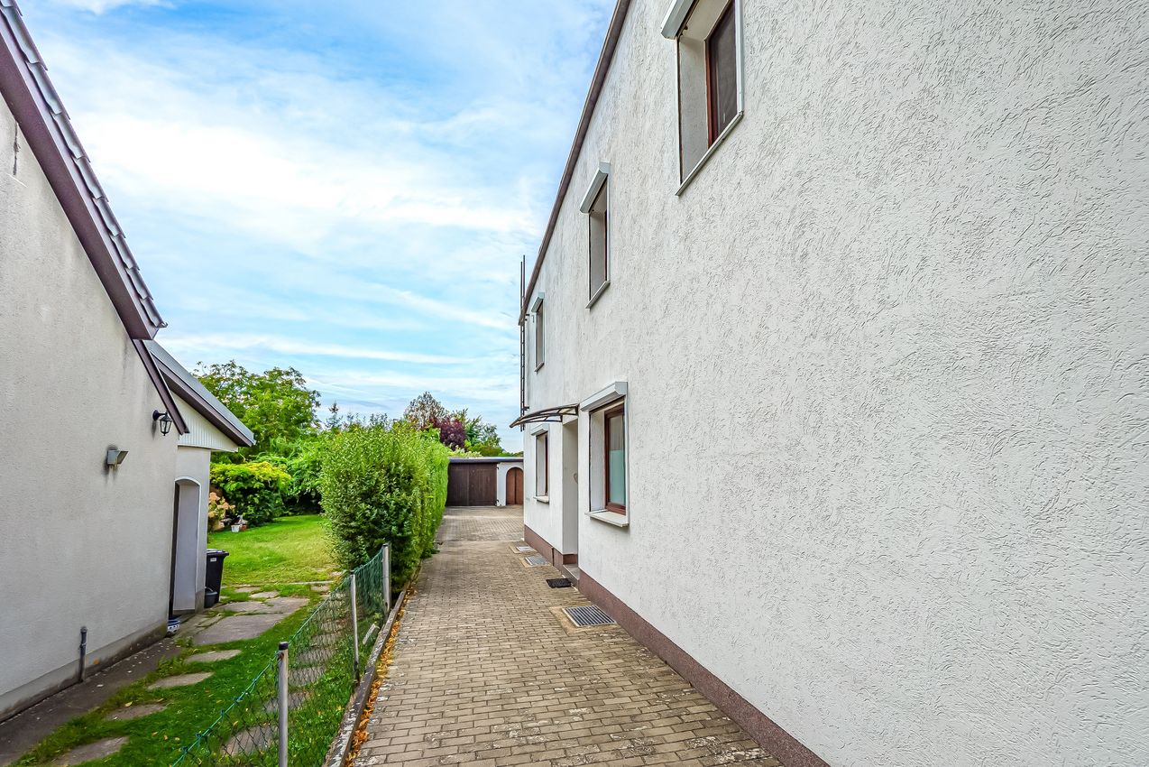 Gepflasterte Zuwegung