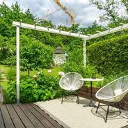 Terrasse mit Blick in Garten