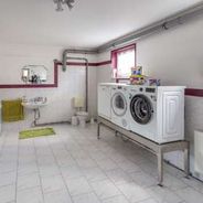 KG Waschraum mit WB und WC