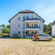 Stellplätze vor dem Haus
