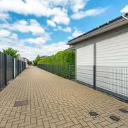 Gepflasterter Zufahrtsweg