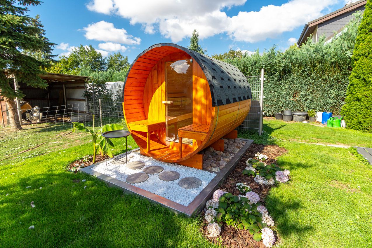 Neue Faß-Sauna im Garten