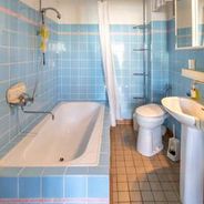 EG Wannenbad mit WB und WC