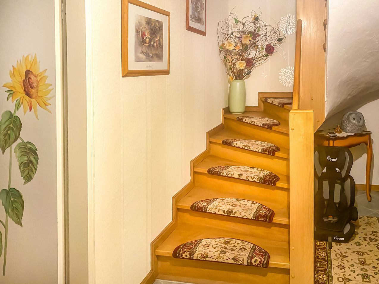 KG Mittelflur mit Treppe zum EG