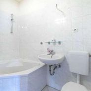 Wannenbad mit WB und WC