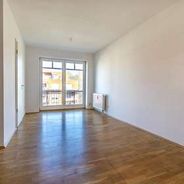 Wohnzimmer mit französischem Balkon