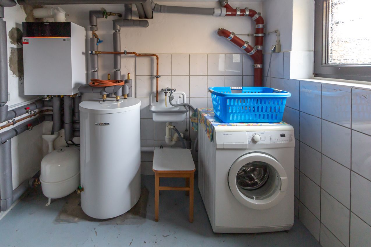 KG Mod. Gas-Zentralheizung und Waschmaschinenstellplatz