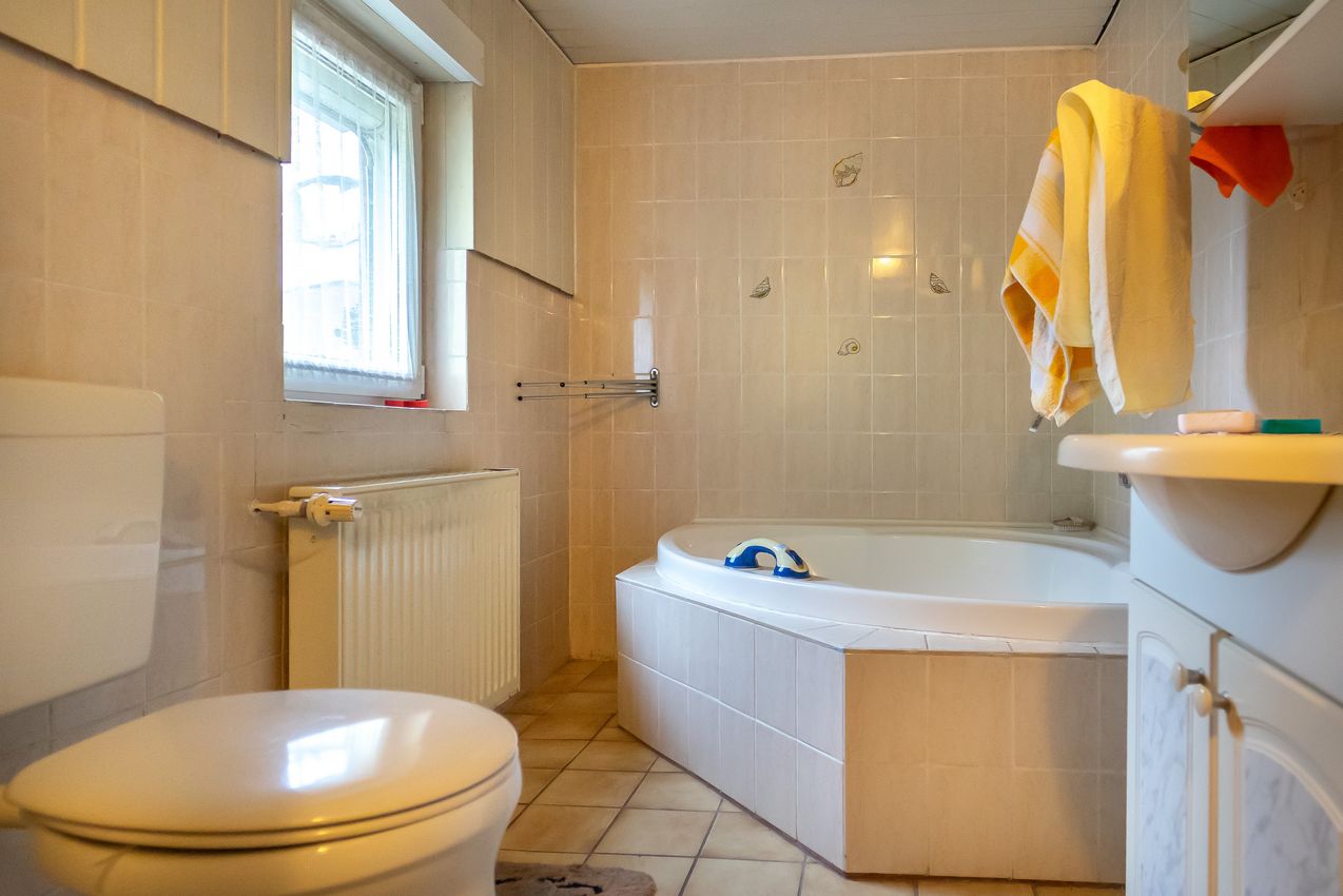 EG Dusch-Wannen-Bad