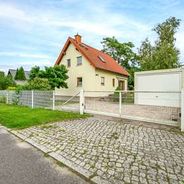 Garage und Außenstellplatz