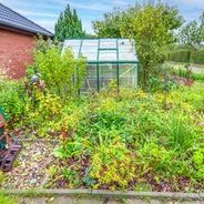 Gewächshaus im Garten