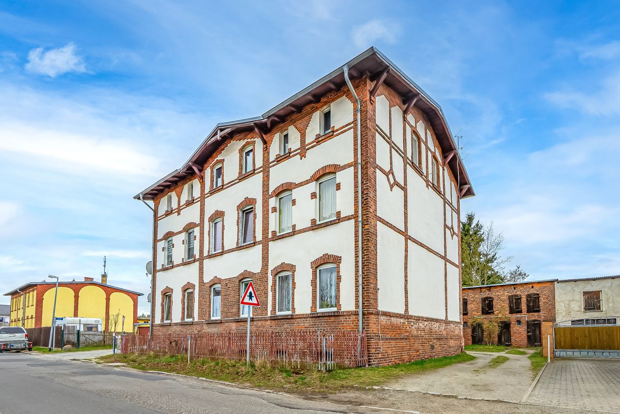 Straßenansicht