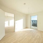 Schlafzimmer mit Zugang zum Balkon