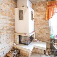 Moderner Kamin im Wohnzimmer